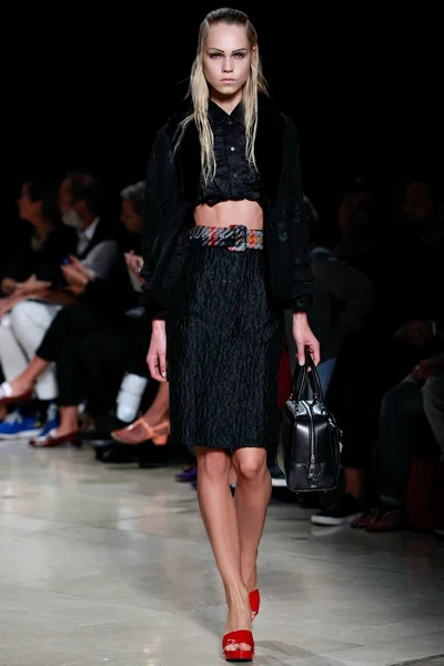 Look 12